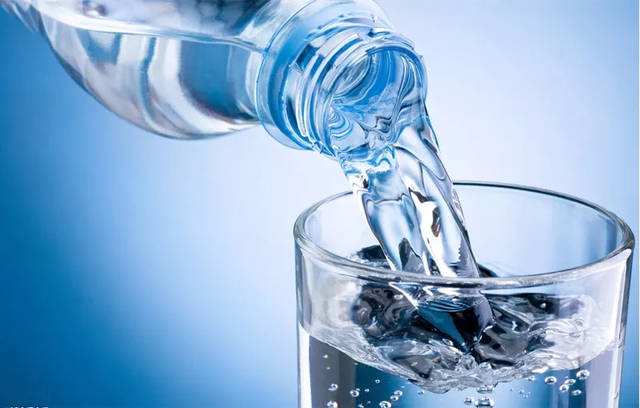 專治春季干燥！日照心臟病醫(yī)院專家教您科學(xué)飲水！
